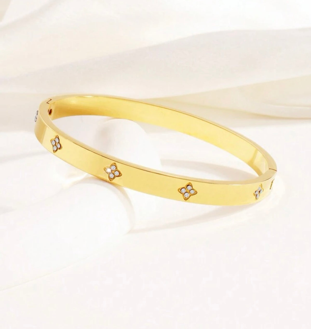 Iris Bangle