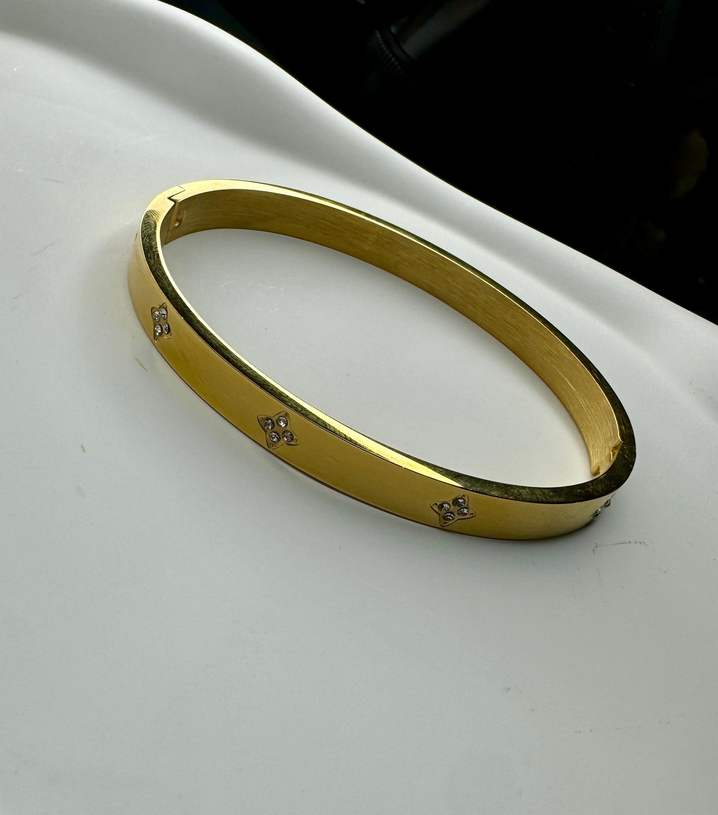 Iris Bangle